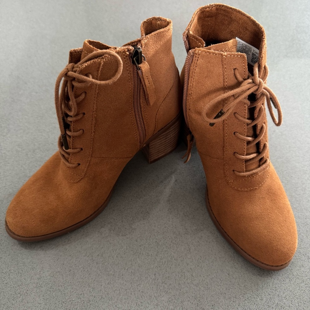 Toms Ankle Boot - Picture 2 of 9